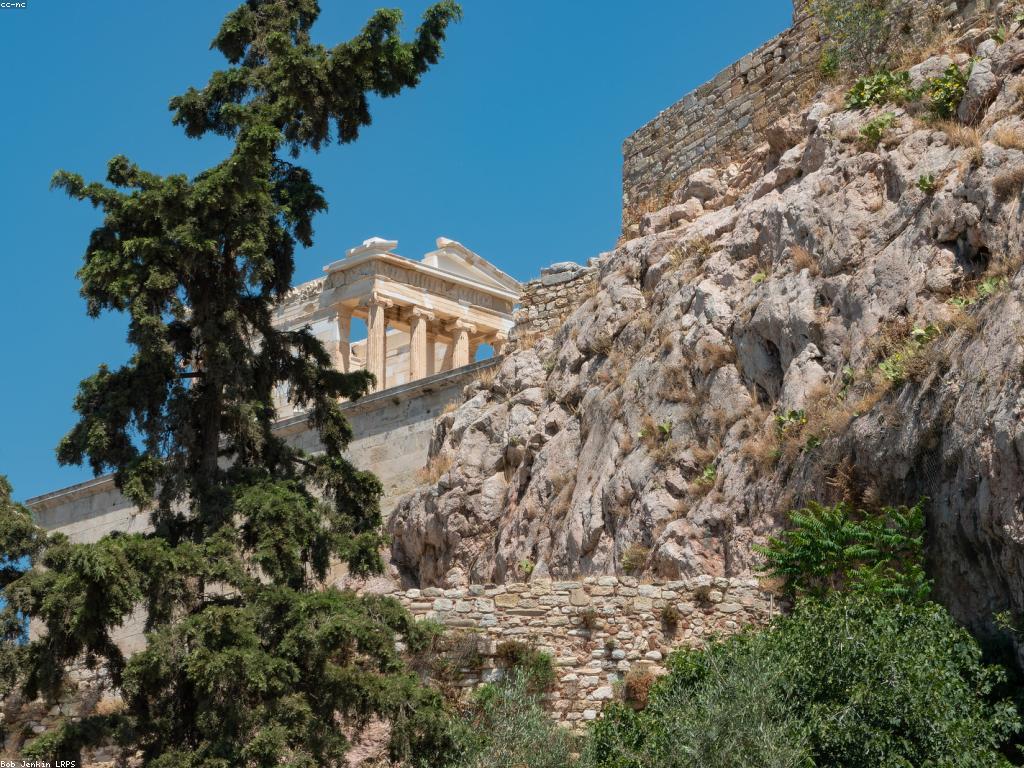 ការស្លតលេងនឹងការទាក់ទងជាជាតិកម្ពុជា